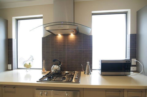 Seal 4 Bedroom House By Shoalwater Executive Homes - Accommodation Mermaid Beach 3