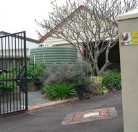 Self-contained 2 bedroom Apartment - Accommodation Mermaid Beach