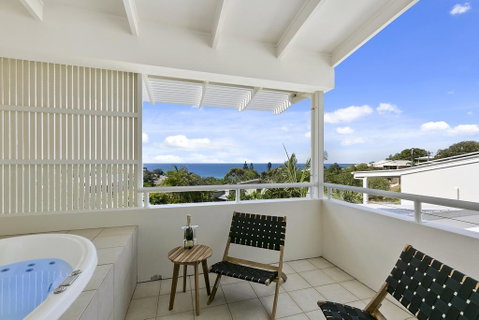 Silver, Sunrise Beach - Accommodation Mermaid Beach 0