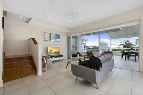 Silver, Sunrise Beach - Accommodation Mermaid Beach 1