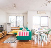 SIMPLE COMFORT 2bed1bath Unit in Meadowbank - Accommodation Mermaid Beach