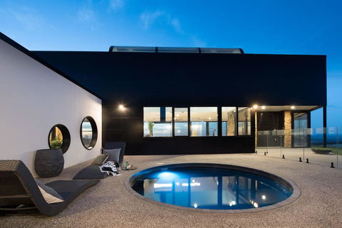Sky High - Accommodation Mermaid Beach 1