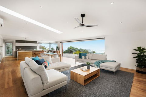 Skyluxe Luxury Retreat With Water Views And Deluxe Interior From Every Room - Accommodation Mermaid Beach 0