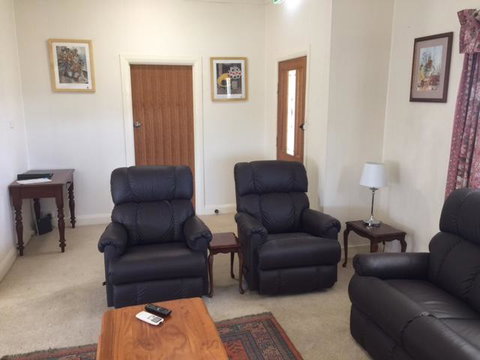 Smith Street Cottage Naracoorte - Accommodation Mermaid Beach 3