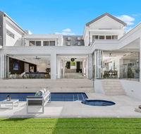 SOLARIS - Villa Of The Sun - Accommodation Mermaid Beach
