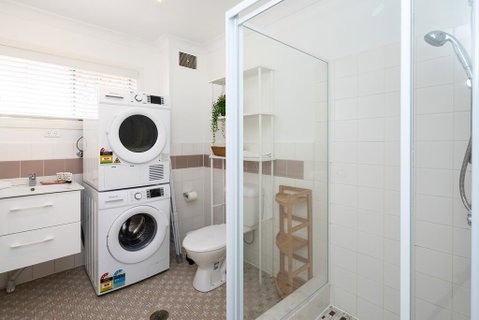 Spacious And Bright Apartment Minutes To The Beach - Accommodation Mermaid Beach 3