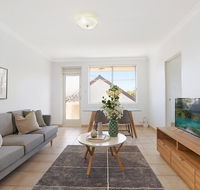 Spacious apartment in trendy Sydney neighbourhood - Accommodation Mermaid Beach