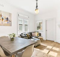 Spacious Harbour View 4bd home in Sydney CBD - Accommodation Mermaid Beach