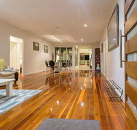 Spacious House in Heart of Surfers Paradise - Accommodation Mermaid Beach