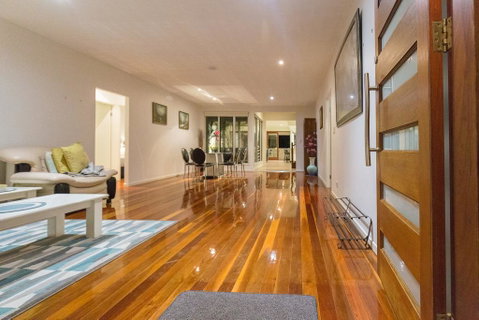 Spacious House In Heart Of Surfers Paradise - Accommodation Mermaid Beach 0