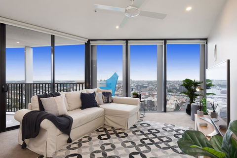 SPIRE - Fast Internet Monthly Stays W Carpark - Accommodation Mermaid Beach 0