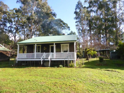 Splendid Wren Cottage - Accommodation Mermaid Beach 0
