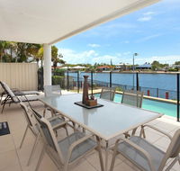 St Lucia 11 - 4 BDRM Canal Home with Pool - Accommodation Mermaid Beach