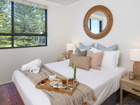 St Tropez Beachside Luxe - Accommodation Mermaid Beach 2