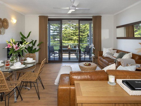 St Tropez Beachside Luxe - Accommodation Mermaid Beach 1