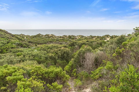 St. Andrews Beach Coastal Escape - Accommodation Mermaid Beach 3