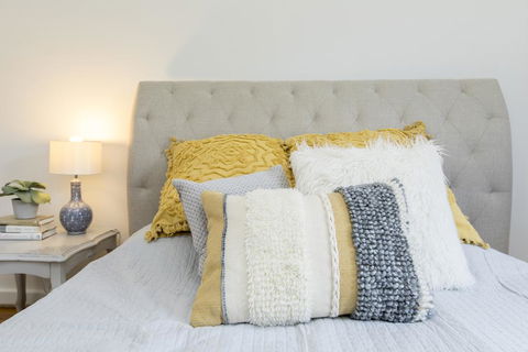 Stay At Meurant Wagga - Accommodation Mermaid Beach 1