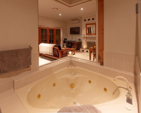 Strathearn Park Lodge - Accommodation Mermaid Beach 2