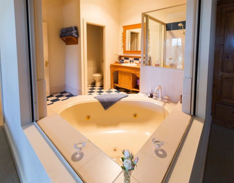 Strathearn Park Lodge - Accommodation Mermaid Beach 3
