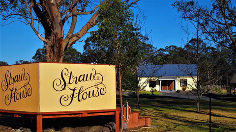 Straw House B And B - Accommodation Mermaid Beach 0
