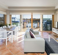 Stunning 3 Bedroom Villa at Hope Harbour Marina - Accommodation Mermaid Beach