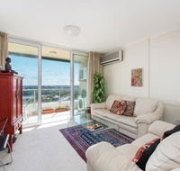 Stunning Harbour View Home - Accommodation Mermaid Beach