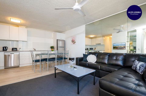Stunning Ocean View Apartment - Resort Facilities - Accommodation Mermaid Beach 0