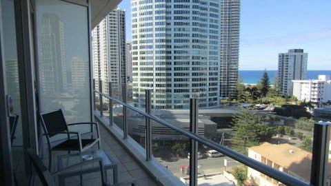 Stunning Surfers Paradise Apartment - Accommodation Mermaid Beach 3