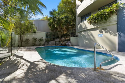 Stunning Top Floor Sunshine Beach Getaway! Unit 7 Vista Pacific 12 Bryan Street - Accommodation Mermaid Beach 2