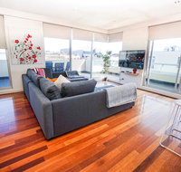 Stylish Modern 3BD Retreat at an Amazing Location - Accommodation Mermaid Beach