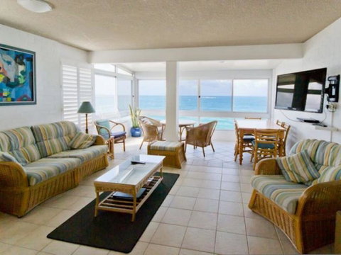 Suncrest 3 - Accommodation Mermaid Beach 2
