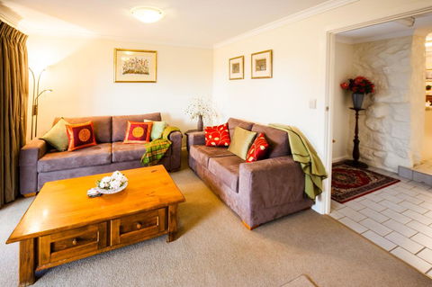 Sunnyside Cottage - Accommodation Mermaid Beach 1
