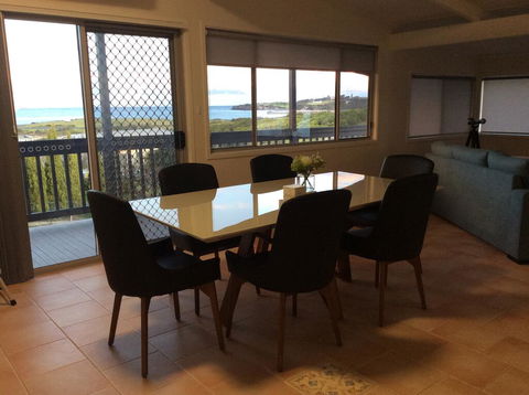 Sunnyside Holiday Home - Accommodation Mermaid Beach 3