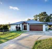 Sunset Retreat Airlie Beach Rural Getaway