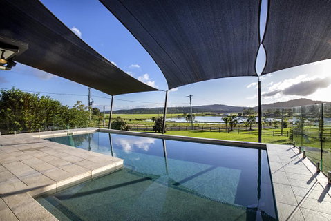 Sunset Retreat Airlie Beach Rural Getaway - Accommodation Mermaid Beach 2