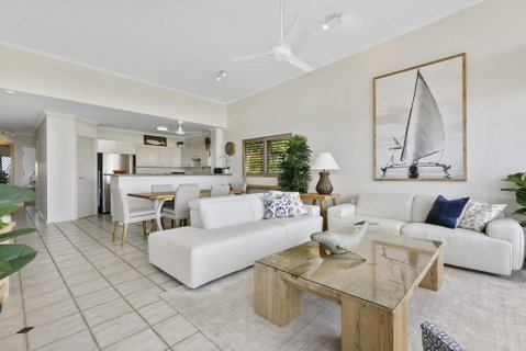 Sunshine Beach Penthouse With Beach Views - Unit 9/21 Park Crescent, Sunshine Beach - Accommodation Mermaid Beach 2