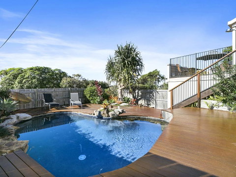 Sunshine Beach Serenity And Pet Friendly ! 9 Seaview Terrace, Sunshine Beach, QLD 4567 - Accommodation Mermaid Beach 1