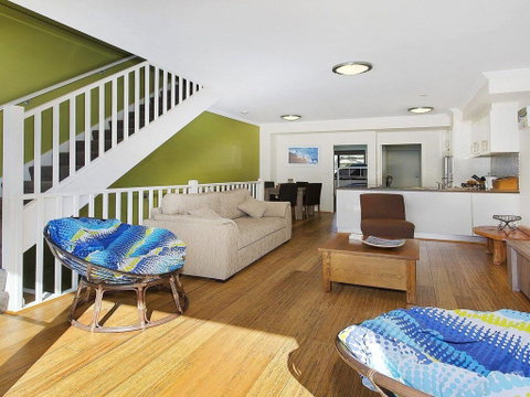 Surf Beach Townhouse - Accommodation Mermaid Beach 3