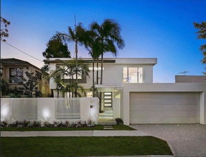 Surfers Paradise Holiday Home Almalfi Drive