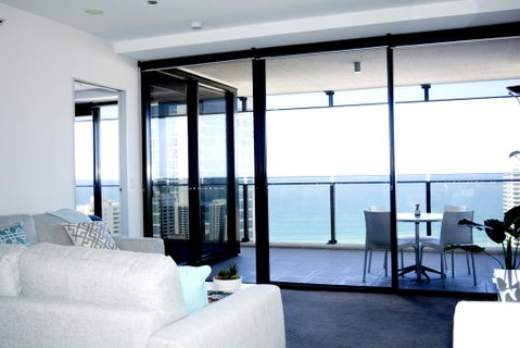 Surfers Paradise Two Bedroom Luxury Seaview Spa Apartment - Sealuxe - Accommodation Mermaid Beach 3