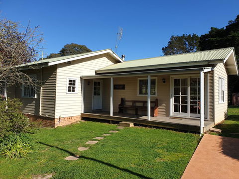 Sutton Forest Cottage - Accommodation Mermaid Beach 0