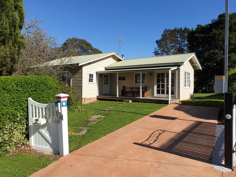Sutton Forest Cottage - Accommodation Mermaid Beach 1