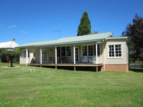 Sutton Forest Cottage - Accommodation Mermaid Beach 3