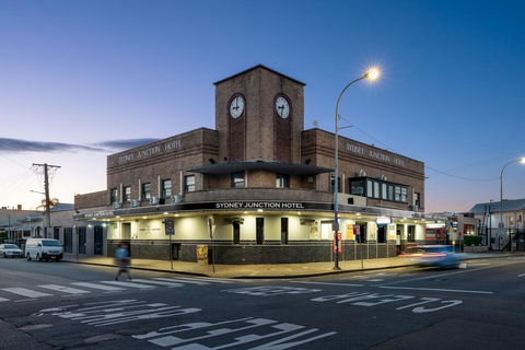 Sydney Junction Hotel - Accommodation Mermaid Beach 0