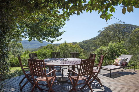 Taliesin - Beautiful 4 Bedroom Home With Amazing Views! - Accommodation Mermaid Beach 0