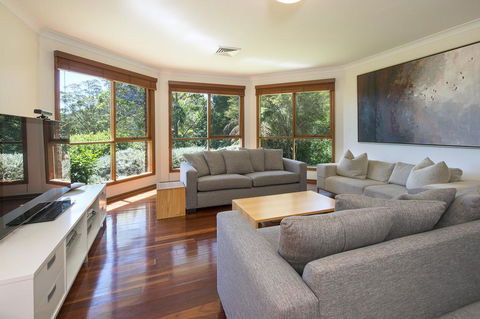 Taliesin - Beautiful 4 Bedroom Home With Amazing Views! - Accommodation Mermaid Beach 3