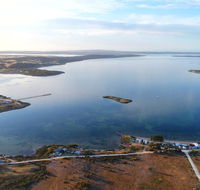 Tall Pines Beach House at Mount Dutton Bay part of Coffin Bay waterways - Accommodation Mermaid Beach