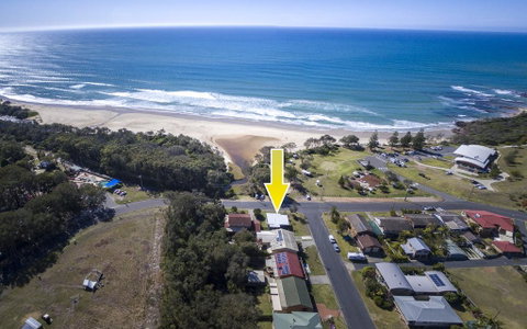 Tallowood Beachfront Cottage - Accommodation Mermaid Beach 1