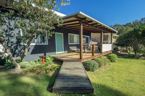 Tallowood Beachfront Cottage - Accommodation Mermaid Beach 0