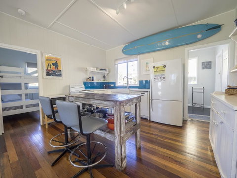 Tallowood Beachfront Cottage - Accommodation Mermaid Beach 3